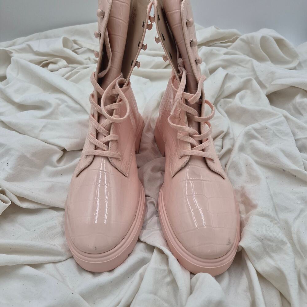 NEW Stuart Weitzman Mckenzee combat boots pink embossed leather Bootie Sz 7.5